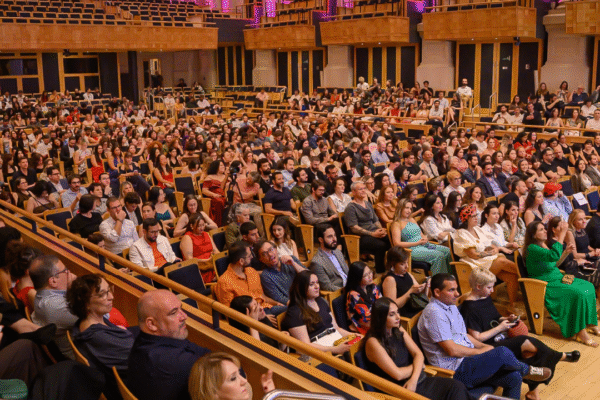 Prancheta 1 bda-2025-premiodesignbrasileiro